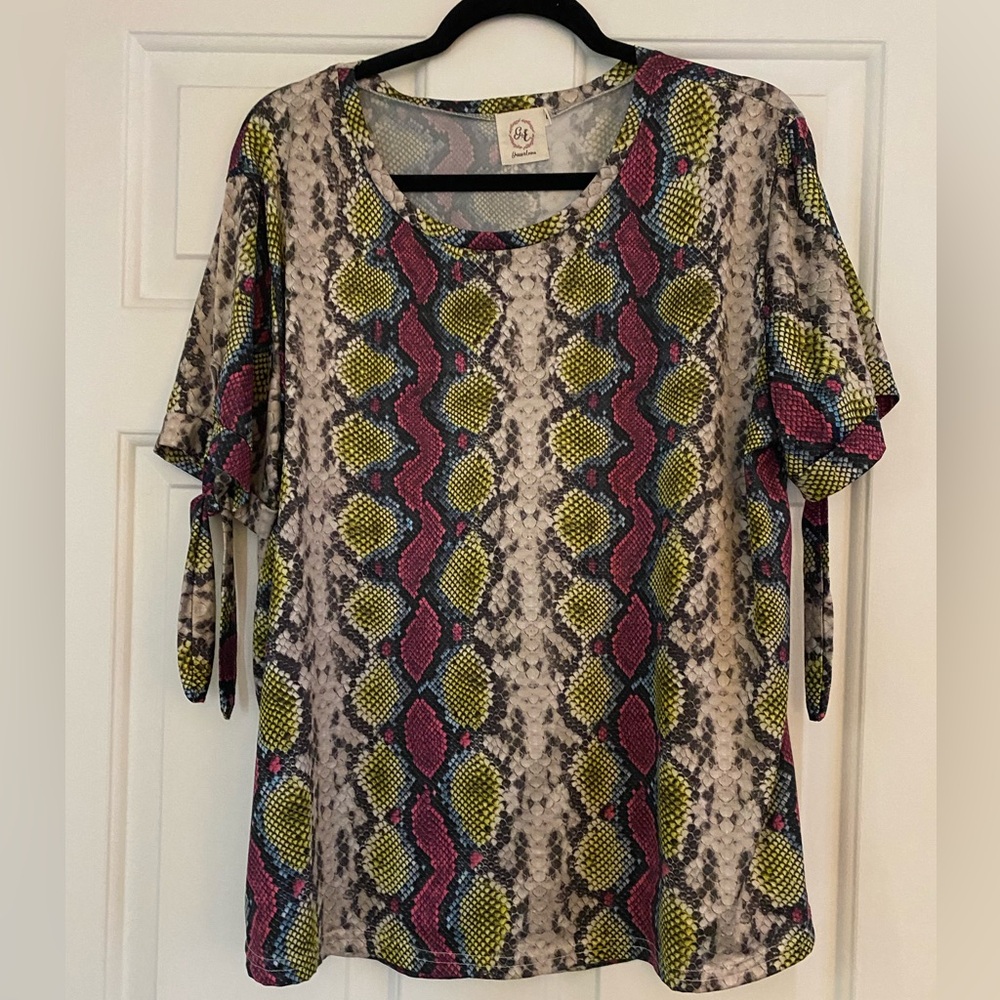 Green and Purple Short Sleeve Tie Front Blouse